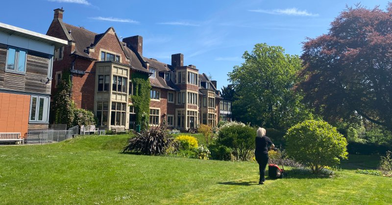 feature-fircroft-grounds-3