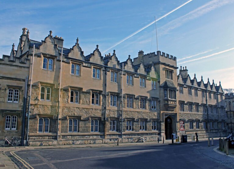 Oxford-University_Oriele-College-768x554